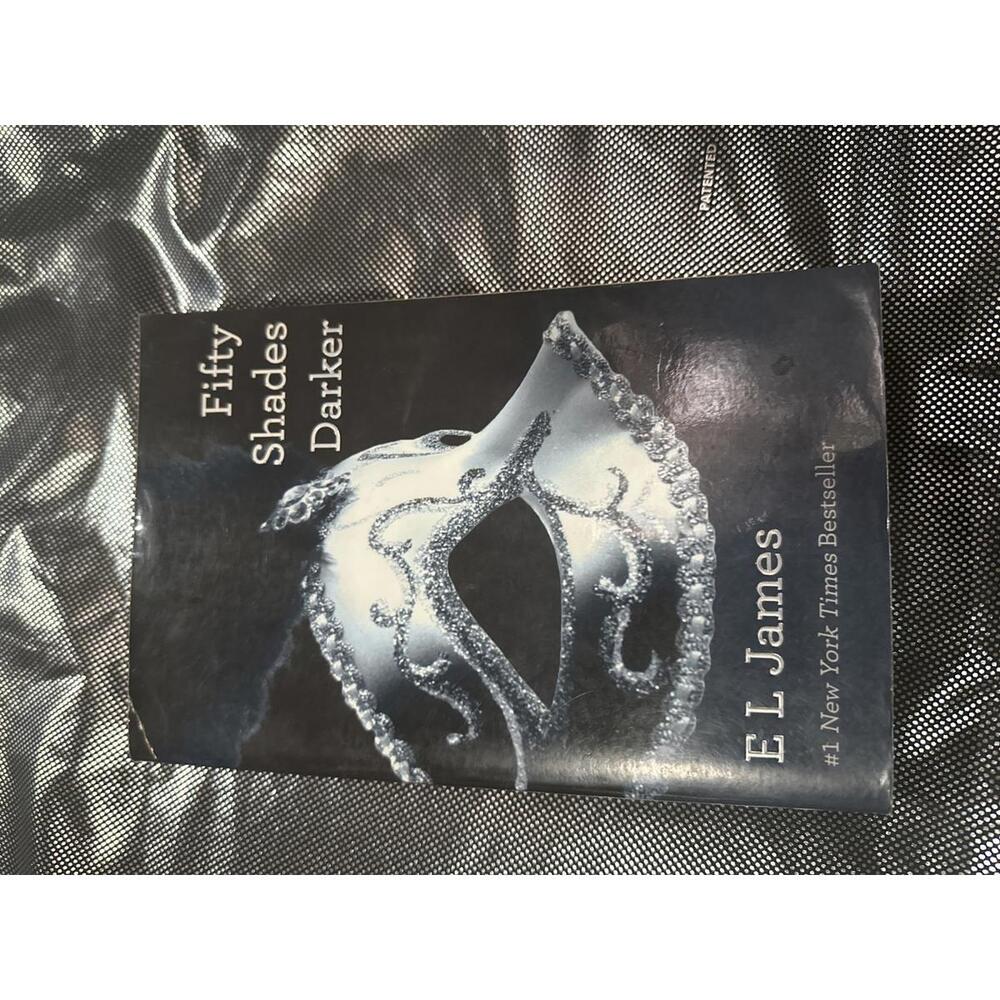 Fifty Shades Darker by E L James - Romance Novel